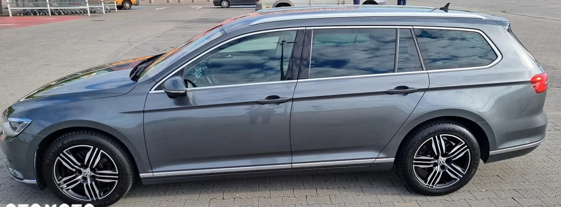 Volkswagen Passat cena 78000 przebieg: 166000, rok produkcji 2017 z Wrocław małe 154